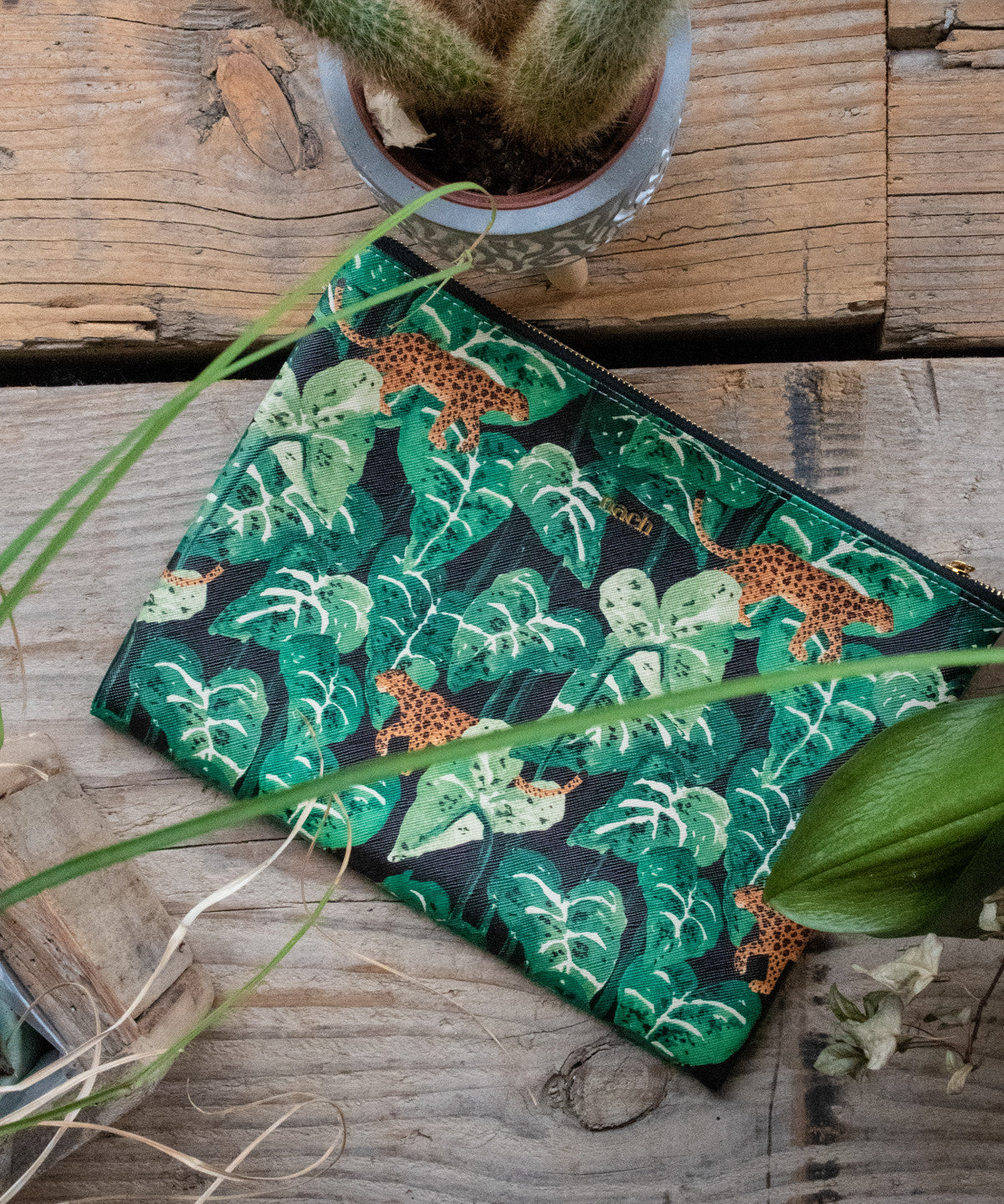 Pochette feuilles & léopard