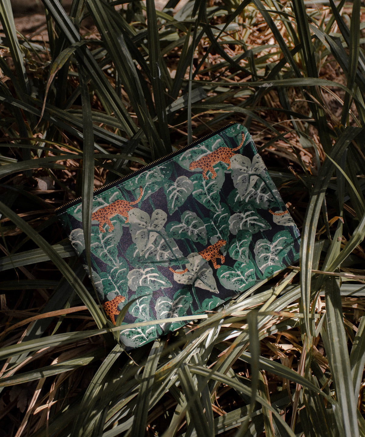 Pochette feuilles & léopard