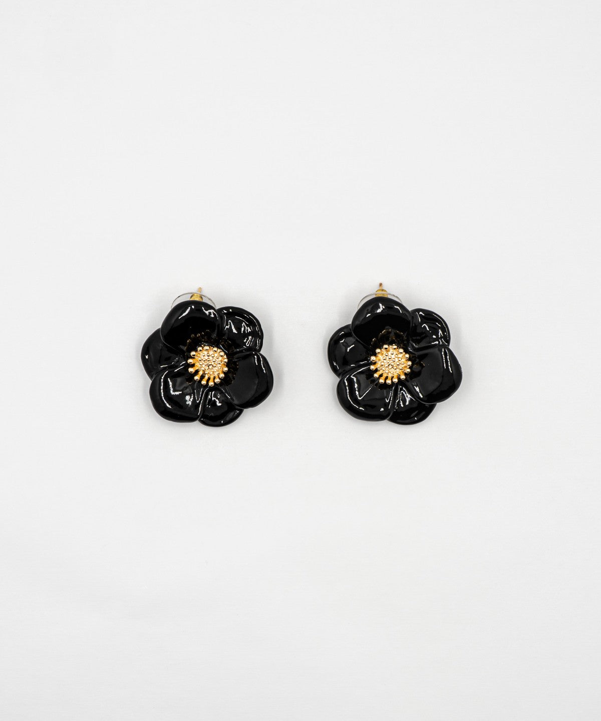 bijou boucles d'oreilles puces fleur noire et dorée en porcelaine peinte à la main